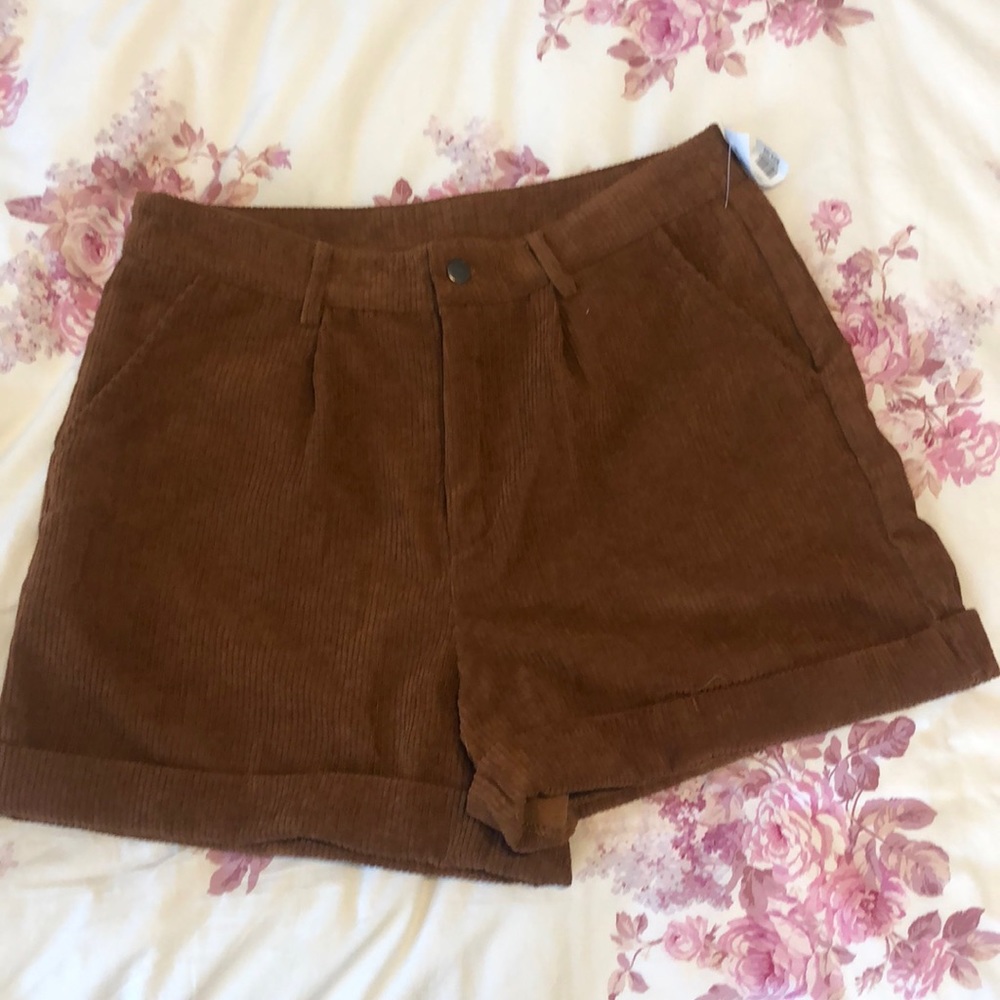 NWT Tilly’s high waist brown corduroy shorts